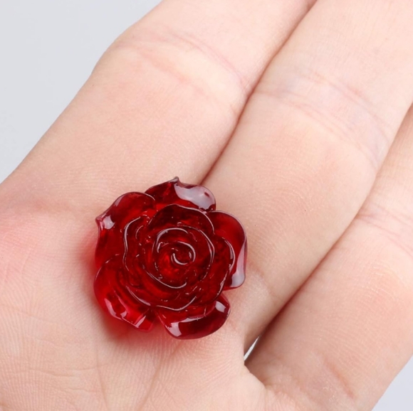 Blood Red Resin Rose Earrings Carved Flower 3D Realistic Flowers New - Picture 4 of 8